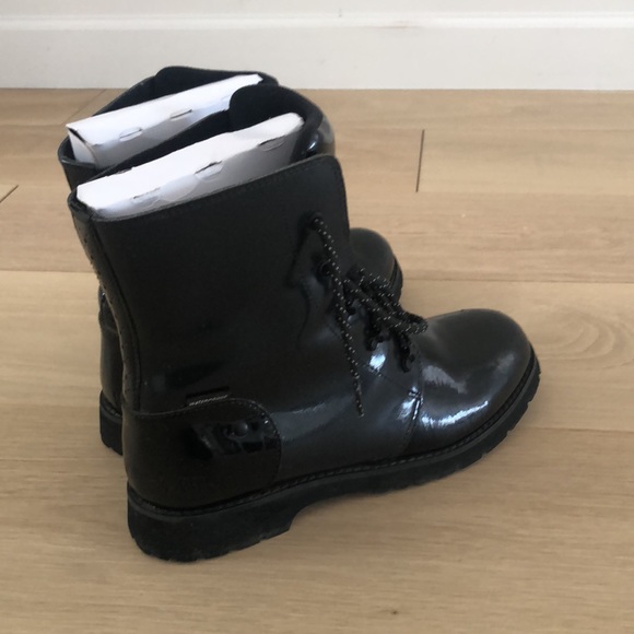 The North Face waterproof boots, size 8 - Picture 2 of 7